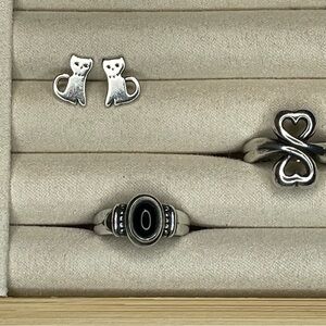 Vintage JAMES AVERY Kitty Cat Stud Silver Earrings- Era 1980-1990’s - RARE PAIR
